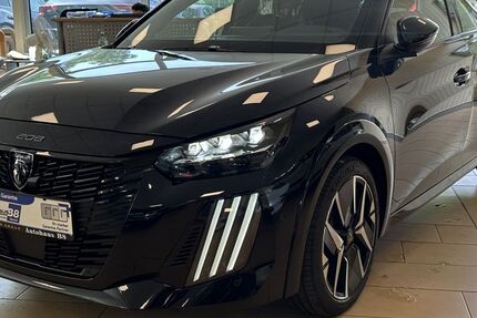 Peugeot 208 13.398 km 21.870 &euro; Hennef 53773