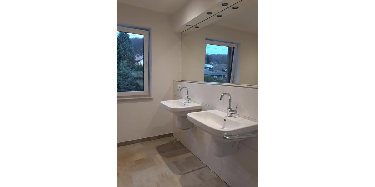 großzügige Doppelhaushälfte in verkehrberuhigter Lage 5 zimmer