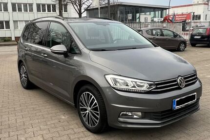 VW Touran 129.000 km 17.490 &euro; hamburg 22047