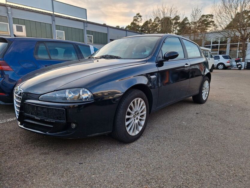 Alfa Romeo 147 99.665 km 3.100 € Schönaich 71101