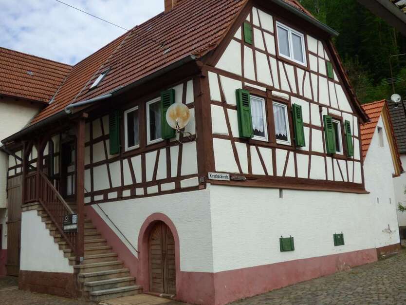 Haus zum Kaufen in Annweiler am Trifels 195.000 € 140 m²