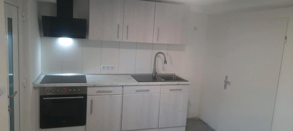 Renovierte 2 Zimmer Wohnung im hellen Keller-ruhige Lage 2 zimmer