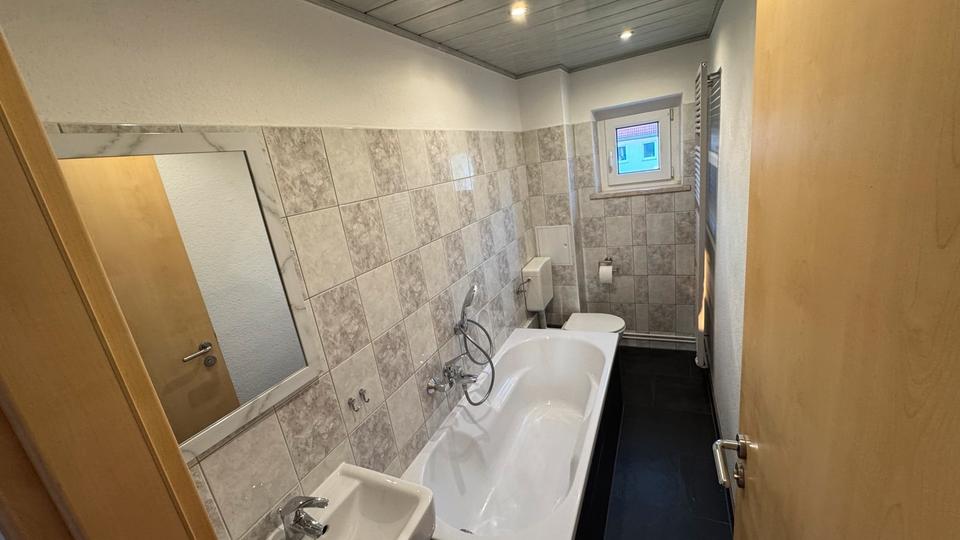 Etagenwohnung Mücheln (Geiseltal) - 3 Zimmer, 52 m&sup2;, 315&euro; | Angebot:25884901