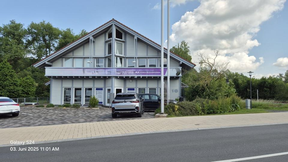 repräsentative Bürofläche mit Stellplätzen in bester Lage