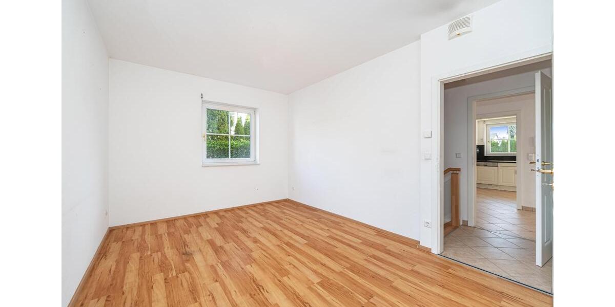 Einfamilienhaus Grünwald - 5 Zimmer, 160 m&sup2;, 4.700&euro; | Angebot:25987282