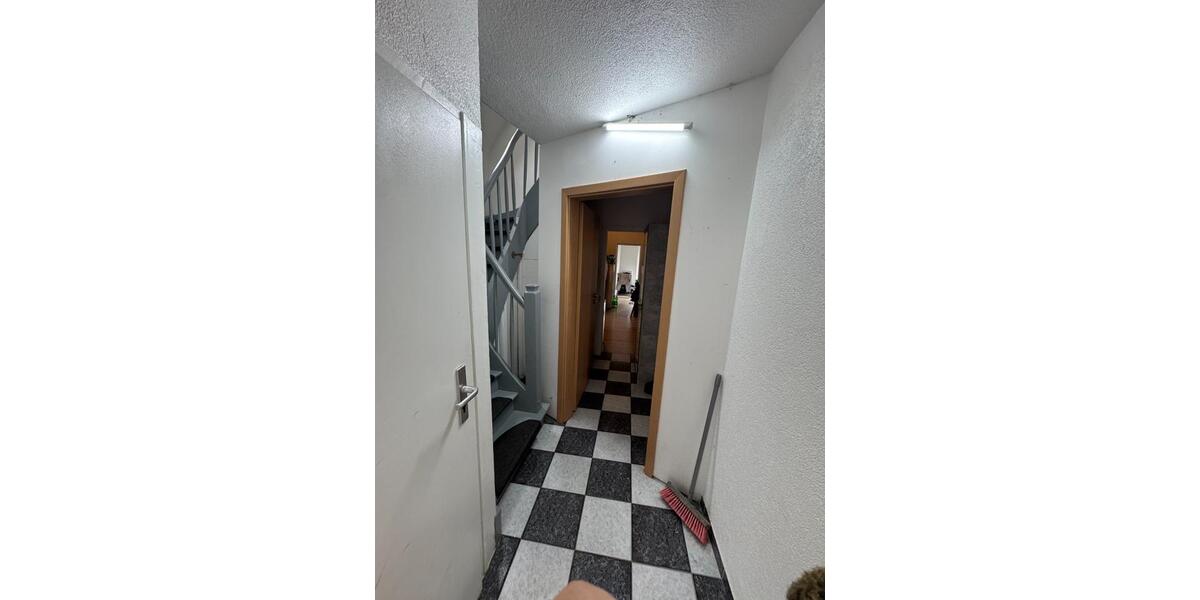 Mehrfamilienhaus, Wohnhaus Heilbronn Frankenbach - 6 Zimmer, 140 m&sup2;, 370.000&euro; | Angebot:24527394