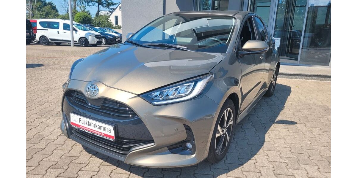 Toyota Yaris 7.250 km 19.999 &euro; Königsbrunn / Augsburg 86343
