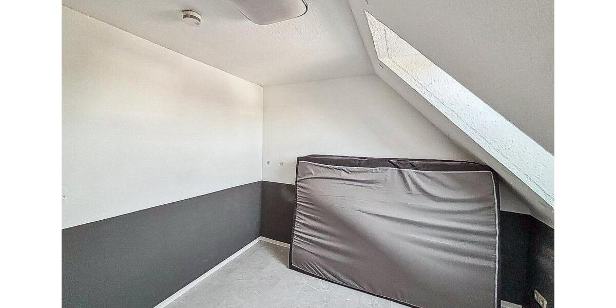 Dachgeschoßwohnung Neumünster Brachenfeld/Ruthenberg - 2 Zimmer, 44 m&sup2;, 375&euro; | Angebot:25438319