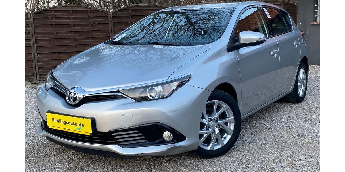 Toyota Auris 69.000 km 11.990 &euro; Leipzig-Rückmarsdorf (Burghausen-Rückmarsdorf) 04178