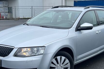 Skoda Octavia 102.000 km 9.890 &euro; Frankfurt 60386