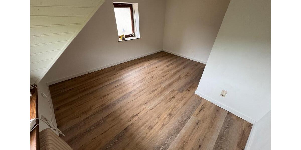 Etagenwohnung Osburg - 4 Zimmer, 100 m&sup2;, 250&euro; | Angebot:26350788