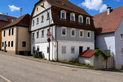 Haus Künzelsau - 8 Zimmer, 220 m&sup2;, 149.000&euro; | Angebot:26876615