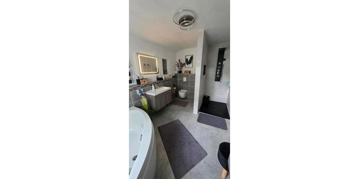 Doppelhaushälfte Northeim - 6 Zimmer, 160 m&sup2;, 240.000&euro; | Angebot:27126836