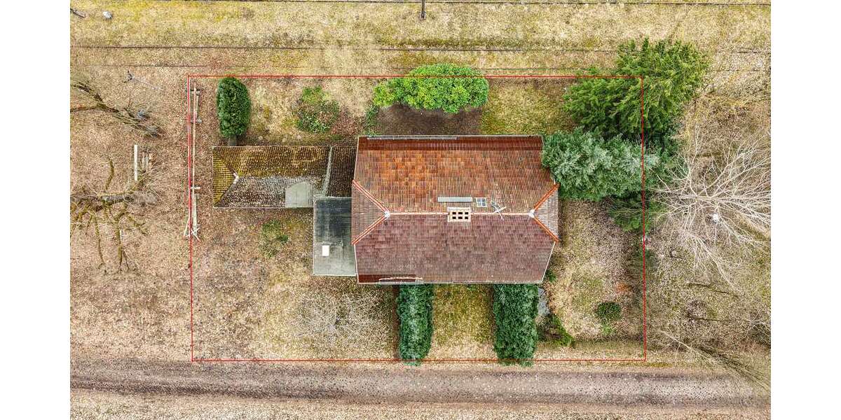Zweifamilienhaus in ruhiger Naturlage mit Wassernähe– saniertes ehemaliges Bahnhofs-Häuschen - Zweifamilienhaus Sternebeck | Angebot:26095138