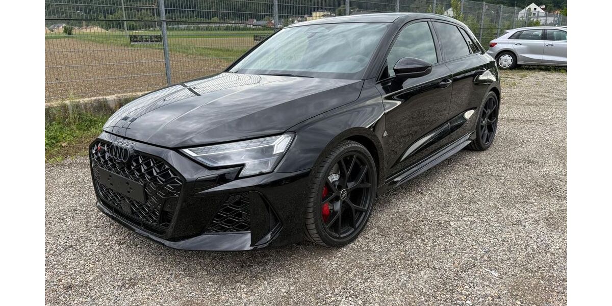 Audi RS3 1.500 km 70.990 &euro; Norderstedt 22844