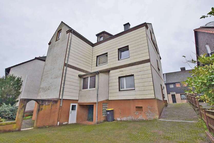 Haus zum Kaufen in Essen 420.000 € 240 m²