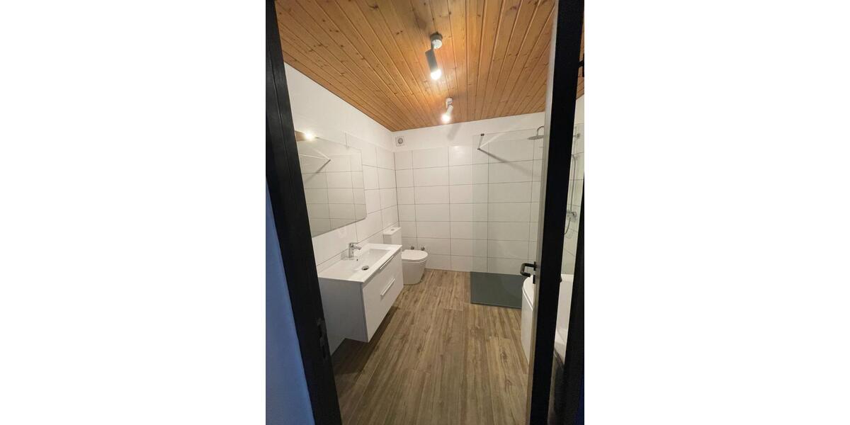 Freundliche helle 84 m² 3-Zimmer ETW im 2 OG mit großer Loggia 3 zimmer