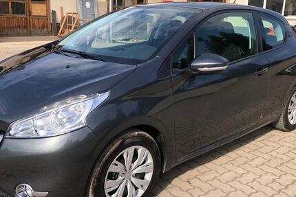 Peugeot 208 68.414 km 4.990 € Glauzig 06369