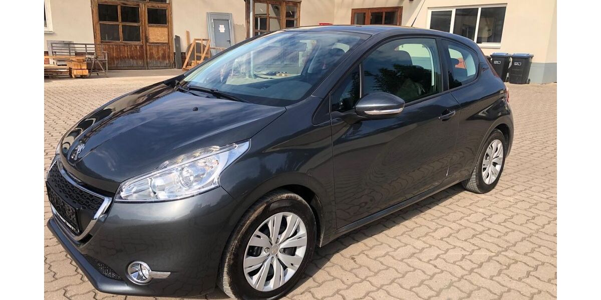 Peugeot 208 68.414 km 4.990 &euro; Glauzig 06369