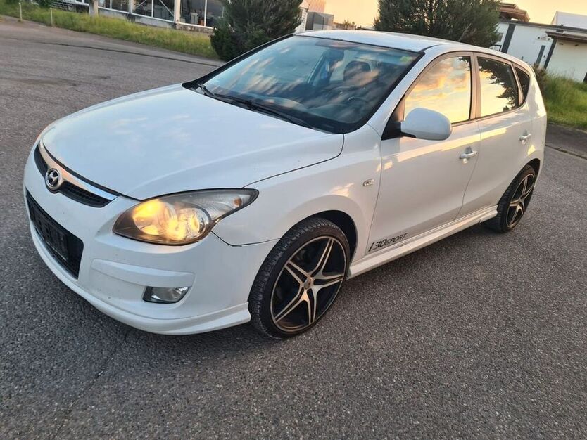 i30