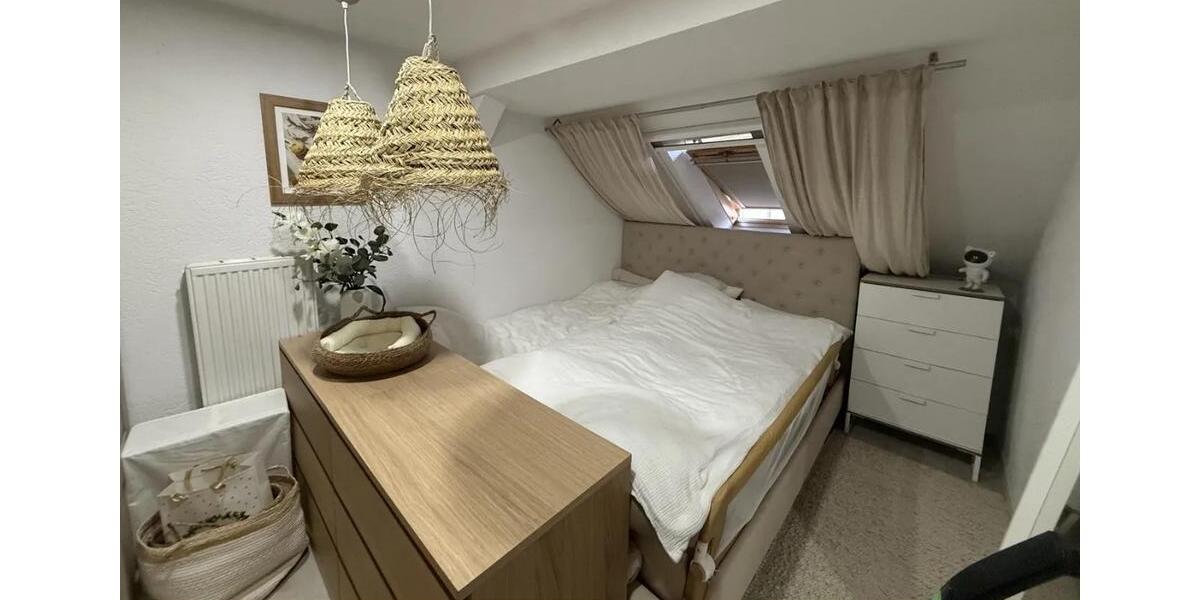 Dachgeschoßwohnung Überlingen - 3.5 Zimmer, 100 m&sup2;, 1.250&euro; | Angebot:25408322