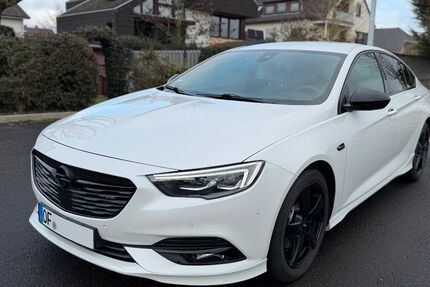 Opel Insignia 118.000 km 17.800 &euro; Rodgau 63110