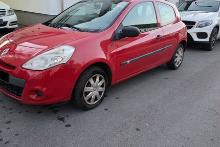 Renault Clio 148.000 km 2.700 &euro; Duisburg 47055