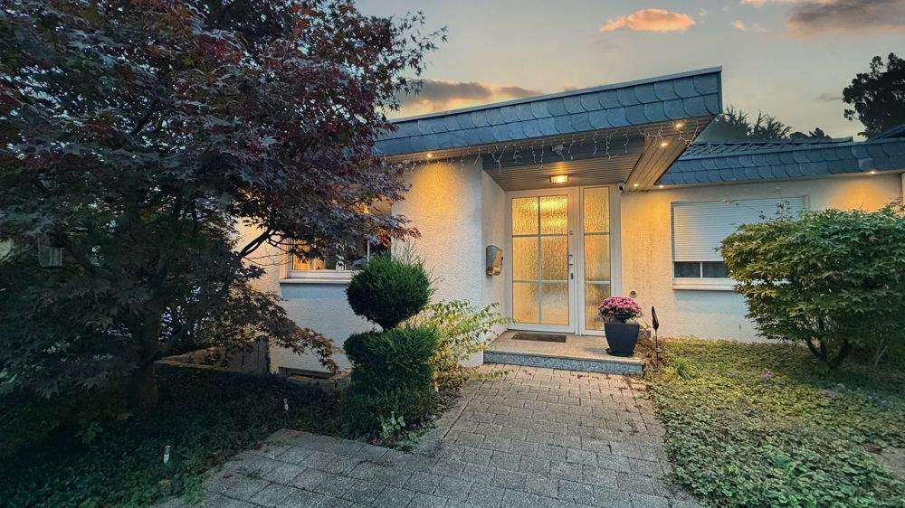 Traumhafter Bungalow mit Garten und vermieteter Doppelhaushälfte in Duisburg-Vierlinden! 4 zimmer