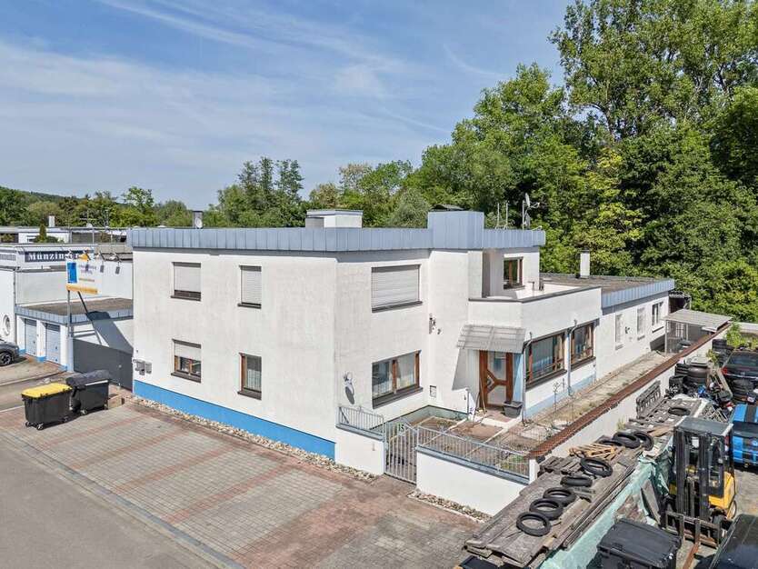 Halle in Neckartenzlingen 999.999 € 502.3 m²