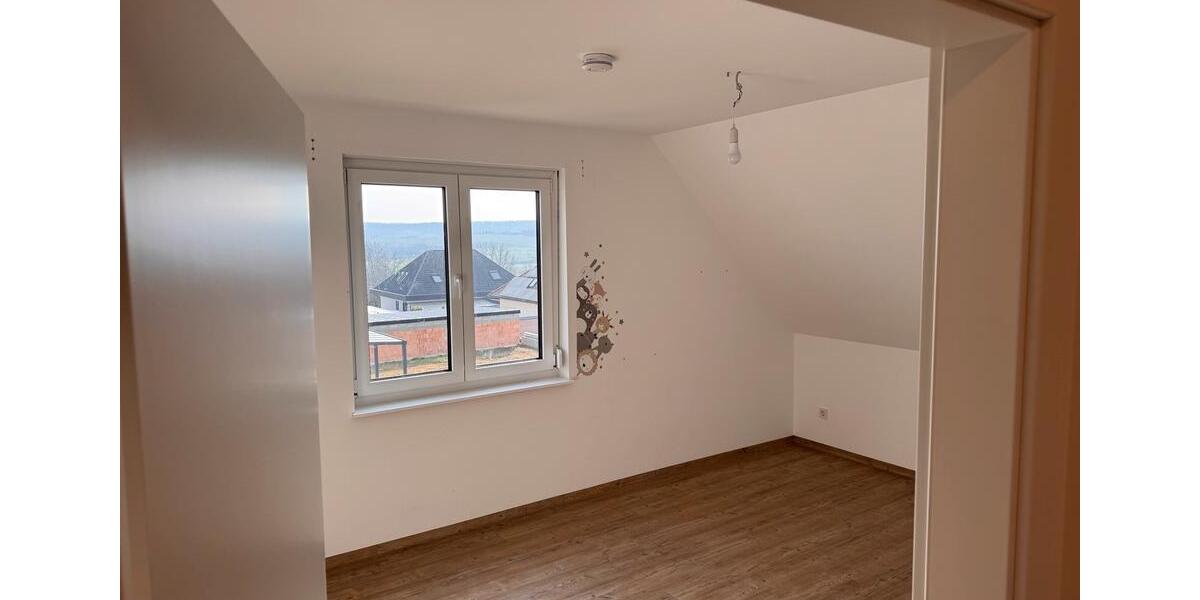 Doppelhaushälfte Hohenroth - 4.5 Zimmer, 122 m&sup2;, 1.195&euro; | Angebot:25845008