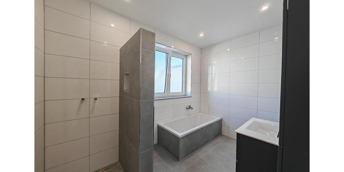 Doppelhaushälfte Hochheim am Main - 13 Zimmer, 220 m&sup2;, 1.199.000&euro; | Angebot:26415385