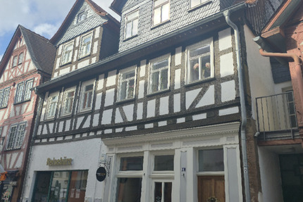 Haus Büdingen - 10 Zimmer, 300 m&sup2;, 565.000&euro; | Angebot:25571725