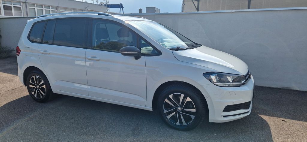 VW Touran 122.000 km 17.900 &euro; Königsbrunn 86343