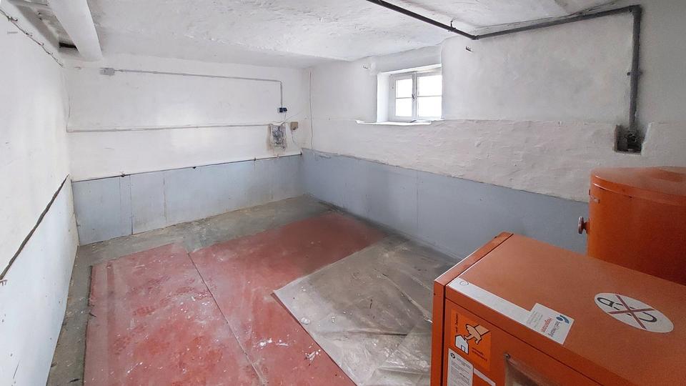 Mehrfamilienhaus, Wohnhaus Kassel Niederzwehren - 6 Zimmer, 148 m&sup2;, 375.000&euro; | Angebot:27016666