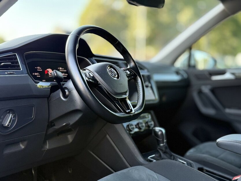 VW Tiguan R-Line / 4Motion / Pano / Kamera / AAC 99.000 km 27.900 € Mönchengladbach 41066