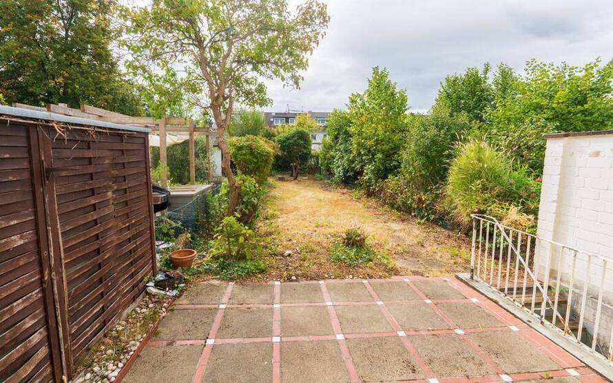 Harmonisches Wohnen: Gepflegtes Reihenmittelhaus mit komfortablen Garten in ruhiger Lage