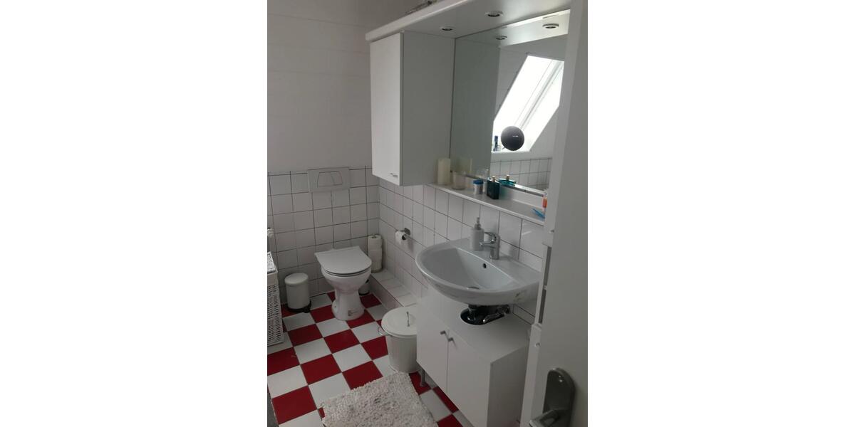 Dachgeschoßwohnung Buxtehude - 4 Zimmer, 95 m&sup2;, 750&euro; | Angebot:25045270