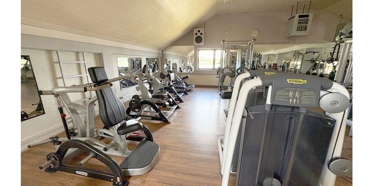 Vielseitig nutzbares Gewerbeanwesen mit großzügigem repräsentativem Wohnhaus zimmer