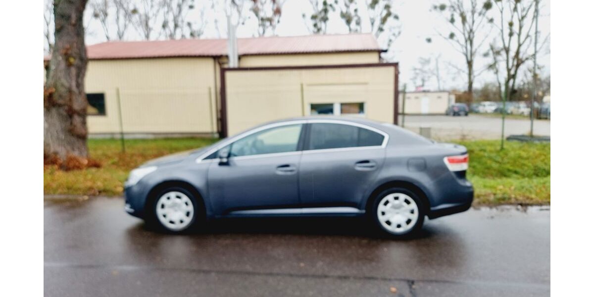 Toyota Avensis 164.556 km 4.800 &euro; Berlin 13629