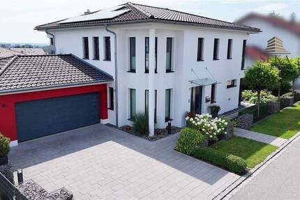 Elegantes Wohnen zwischen Natur und Stadt - Haus mit Pool und Panoramablick 5 zimmer