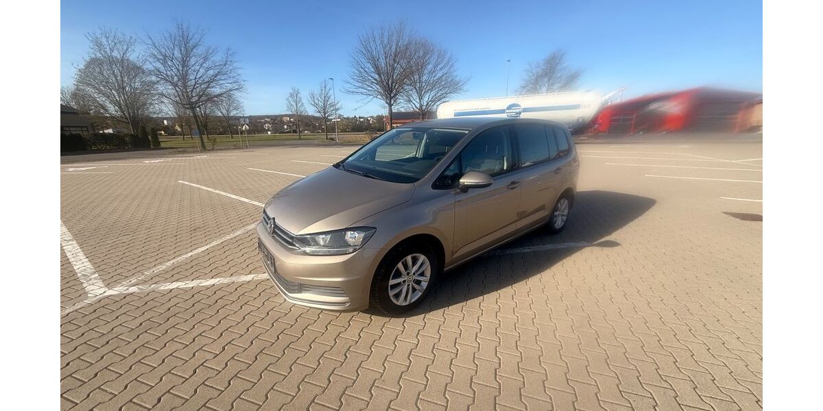 VW Touran 56.817 km 18.700 &euro; Baunach 96148