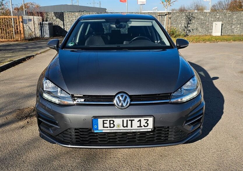 VW Golf 74.368 km 17.399 € Taucha 04425