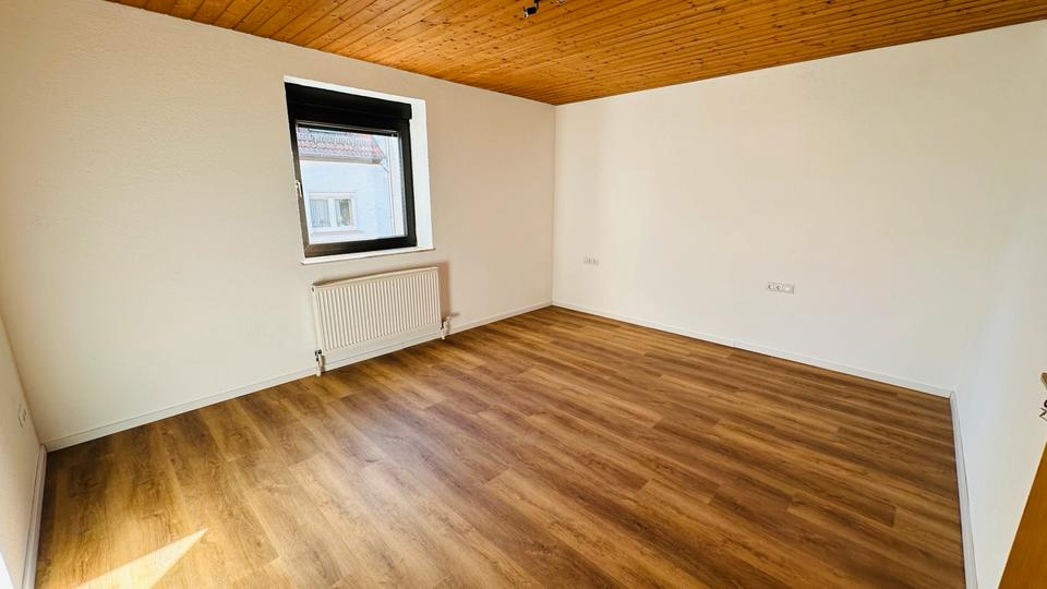 Erdgeschoßwohnung Hermersberg - 3 Zimmer, 90 m&sup2;, 930&euro; | Angebot:25998431