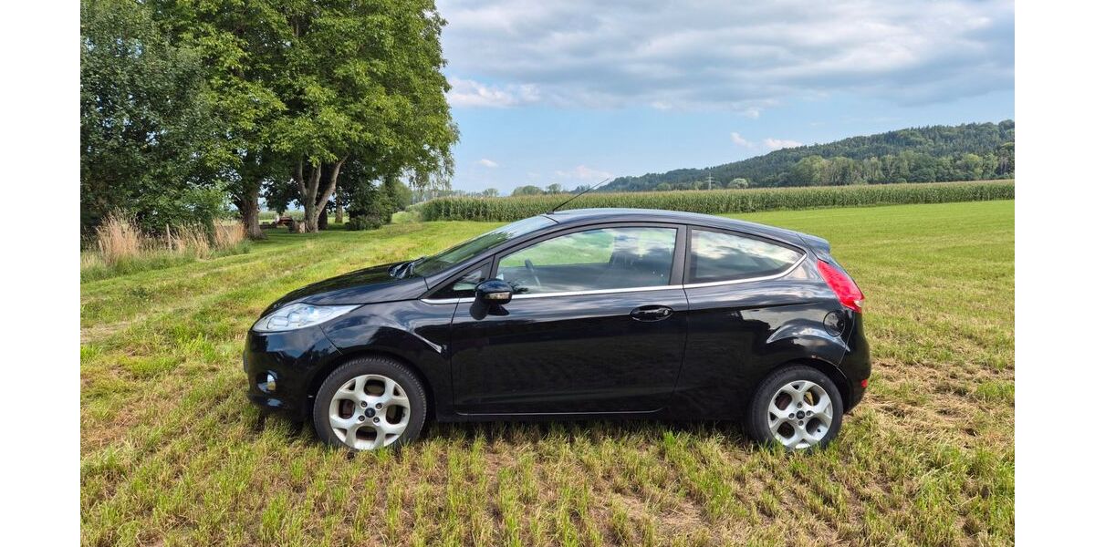 Ford Fiesta 150.000 km 2.950 &euro; Bruckmühl 83052