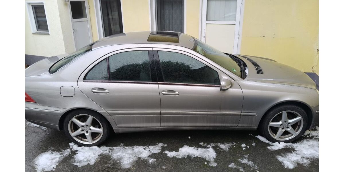 Mercedes-Benz C 180 215.000 km 2.500 &euro; Bad Dürrenberg 06231