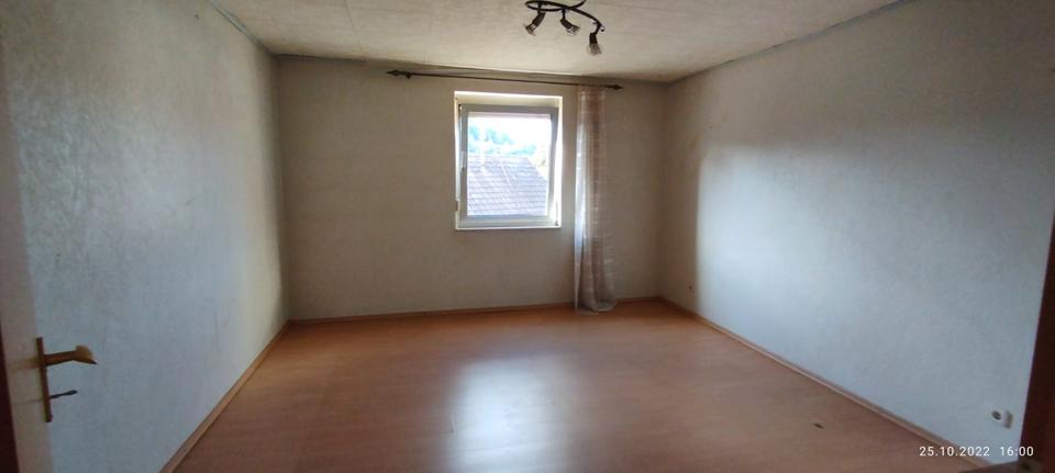 Reihenhaus Queidersbach - 7 Zimmer, 184 m&sup2;, 185.000&euro; | Angebot:26420671