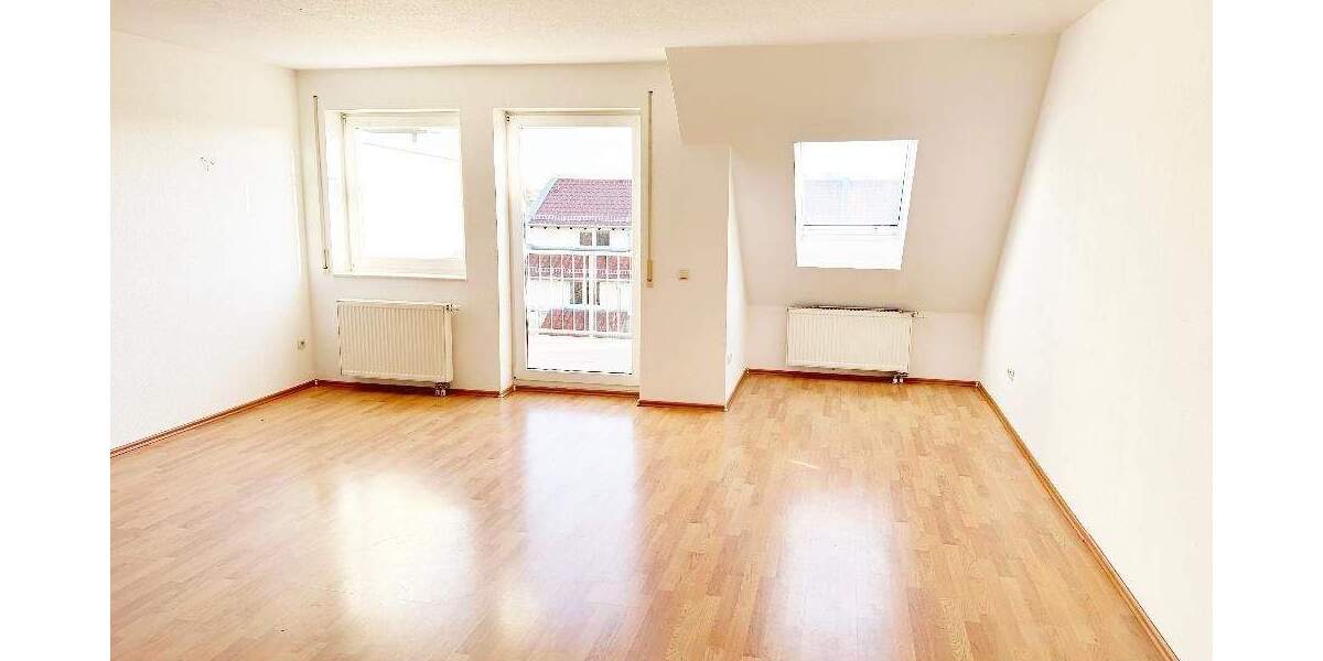 Etagenwohnung Riesa Gröba - 3 Zimmer, 74 m&sup2;, 600&euro; | Angebot:24973610