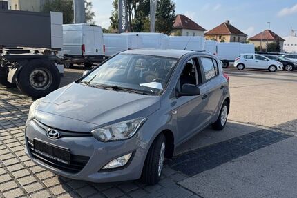 Hyundai i20 156.133 km 2.900 € Berlin 13156