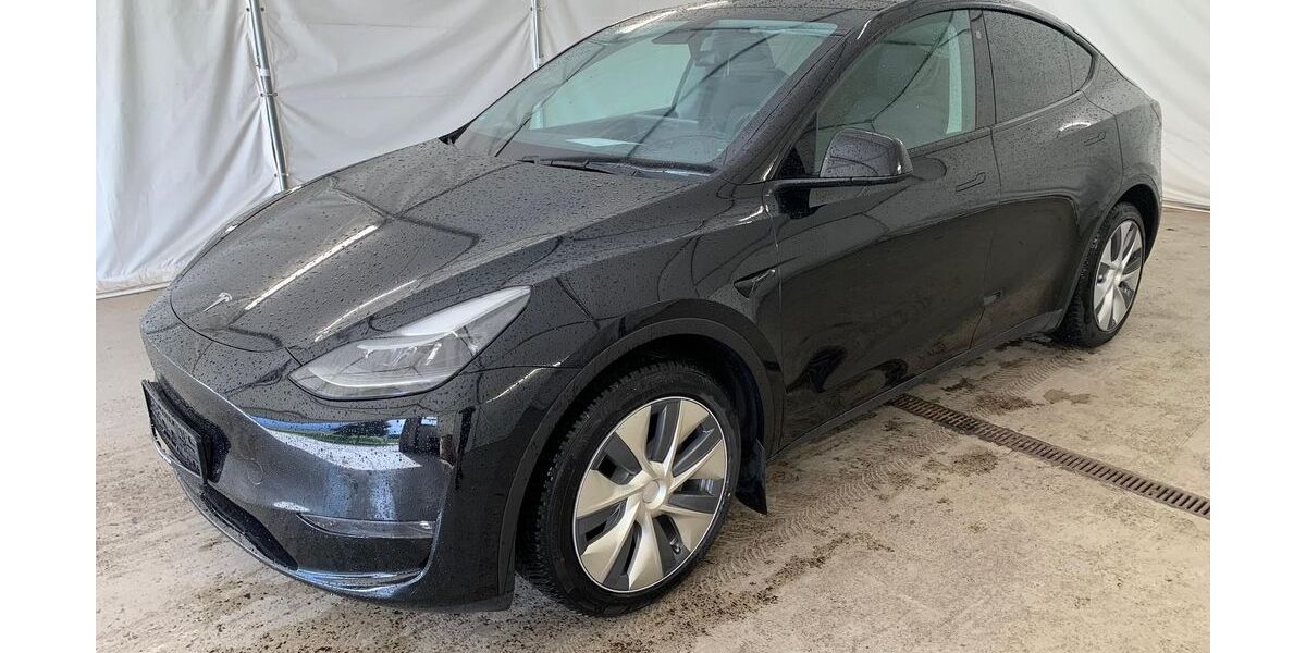 Tesla Model Y 62.064 km 32.950 &euro; Steinbach-Hallenberg OT Herges-Hallenberg 98587