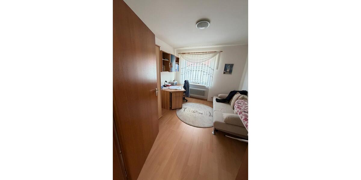 Reihenhaus Günzburg - 5 Zimmer, 140 m&sup2;, 1.500&euro; | Angebot:26062485